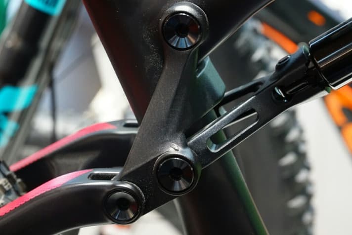   Das MFC von Conway ist eine komplette Neuentwicklung. Je nach Version bietet das Fahrwerk 100 oder 120 Millimeter Federweg.