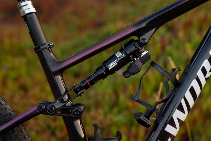 Das Specialized S-Works Epic 2024 ist das erste Bike überhaupt, an dem ein Rockshox Flight Attendant XC System für Normalsterbliche zum Kauf angeboten wird.