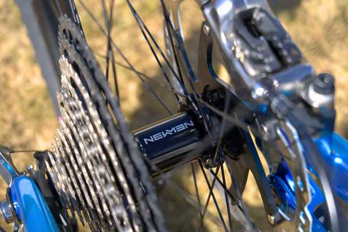 Newmen Fade Naben stecken in beiden vorgestellten Laufrad-Serien.