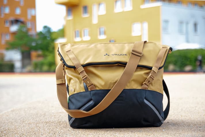 Quite practical: twelve city-friendly bags for laptop, lunch & co. | Photo. MYBIKE