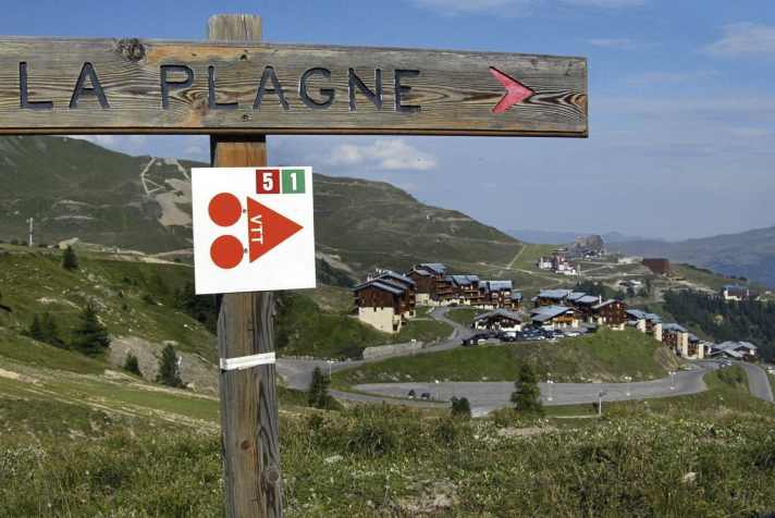 Style alpin - La Plagne, comme tant d'autres stations de ski en France, est née de la dernière pluie.