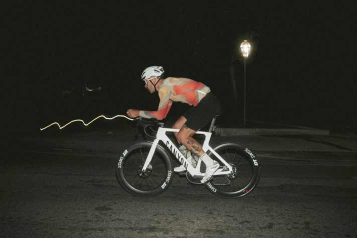 Schellzug: Tyler nutzte auch sein Zeitfahrrad und erwies sich - Tag und Nacht - als Spezialist für die langen Geraden