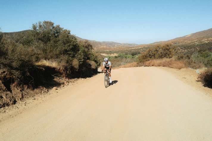 It's hard to believe, but on the way from Los Angeles to Las Vegas there are miles of gravel tracks in front of the bikes