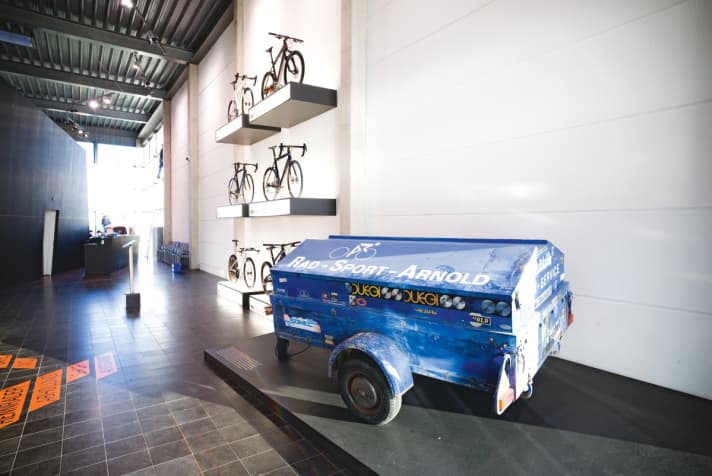 Nostalgia: Arnold and his father used this trailer to cart racing bike parts and shoes from Italy to Germany to sell them at bike races