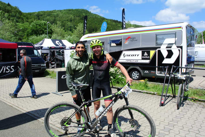   Beide begeistert vom neuen Race-Hardtail von Cannondale: Manuel Fumic (links) und BIKE-Testredakteur Stefan Loibl.