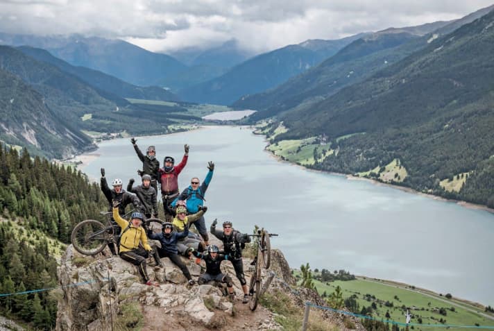 Die Gruppe von Reporter Henri Lesewitz auf der Hochebene Plamort.