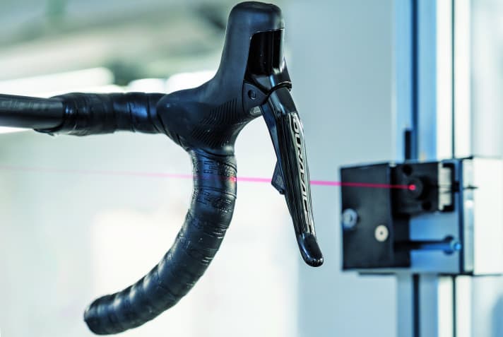 Punktgenau: Auf dem Geometrieprüfstand werden die Maße eines Rades ermittelt – unabhängig von variierenden Herstellerangaben.