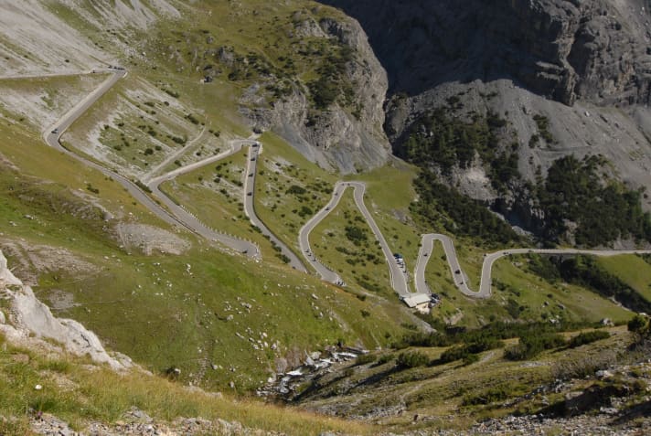 Die Abfahrt vom Stelvio nach Bormio hinunter.