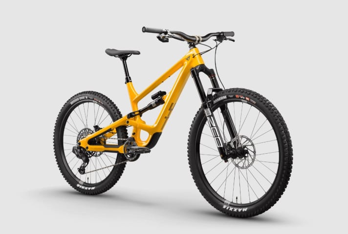 ENDURO type: YT Capra Core 3 | Price: 3499 Euro | FW: 170/170 mm