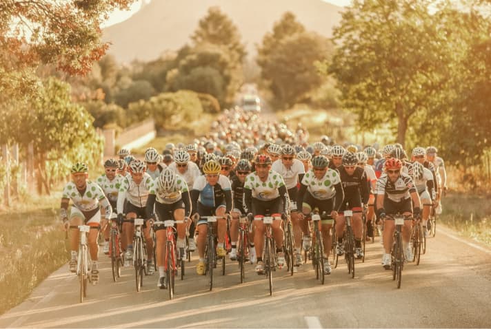 Le camp d'entraînement pour la "Mallorca 312-Rennen" s'occupe de tout. A la fin de la semaine d'entraînement, on roule en peloton avec de nombreux autres passionnés de cyclisme lors de la classique sur l'île des Baléares.