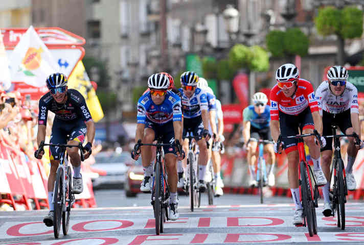 Finished fifth in stage 9 of the Vuelta a Espana 2024: Florian Lipowitz (right)