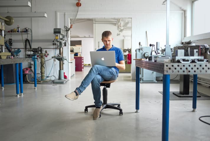   Jakob Lauhoff wollte eigentlich nur eine bissige Bremse für sein Bike. Jetzt ist er Mitbesitzer einer Bremsenfabrik. Die Entwicklung der H²O war eine riesige Herausforderung. Anfangs tropfte ständig das Wasser raus.