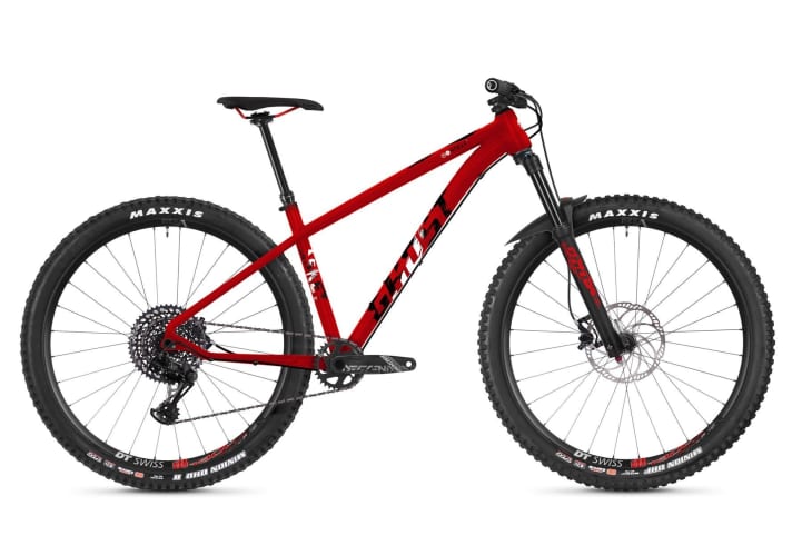   The top model Ghost Asket 8.9: "Large" 29er wheels, Auron fork, M1900 Spline wheels, GX Eagle, 2199 euros. Also available as a 27.5 with identical equipment.