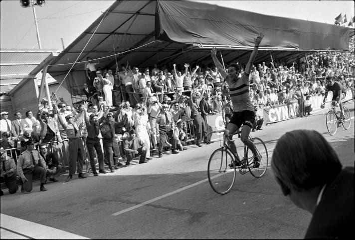 En 1971, Eddy Merckx remporte son deuxième titre de champion du monde en Suisse.