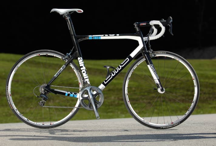   Spannungsbogen: Die Geometrie des „Racemaster SLX01“ ist klassisch, die Silhouette eigenständig 