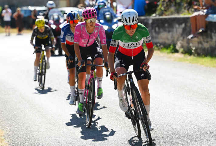 Elisa Longo Borghini (UAE - L`IMAD) arbeite unermüdlich in der Spitzengruppe.