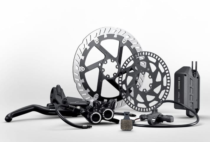 Bosch-eBike-ABS: Neben der gezeigten Version mit  Magura-Bremse gibt’s das Bosch-ABS auch in Kooperation mit Tektro. Der eigentliche  Regelvorgang findet im unscheinbaren Kasten unten rechts statt, der am Casting der  Gabel montiert wird.