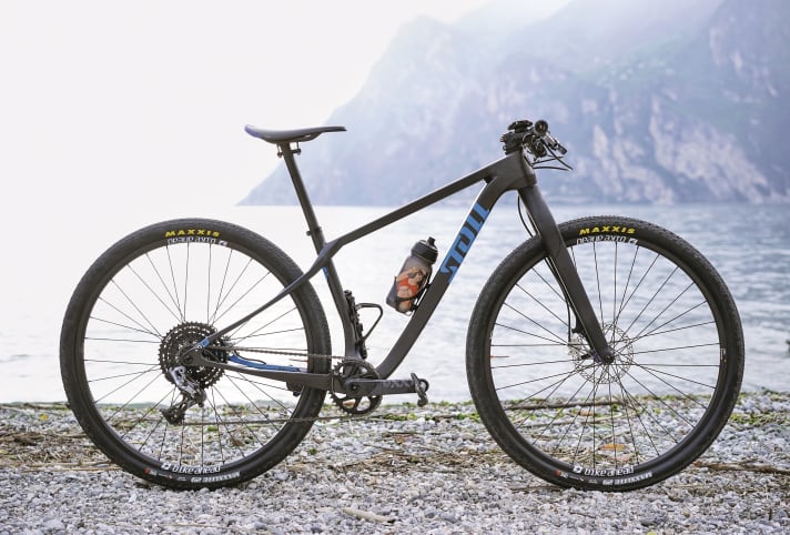 With this Stoll hardtail, record-breaking biker Kai Saaler climbed 17392 metres of altitude in just 24 hours. What might that add up to in a whole year?