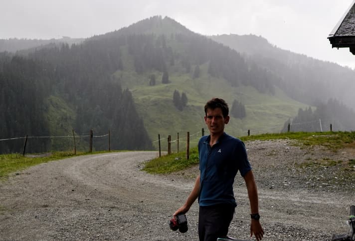 Peter Baumeister (29) has been travelling in the Alps on his hardtail for as long as he can remember. | Photo. Peter Baumeister