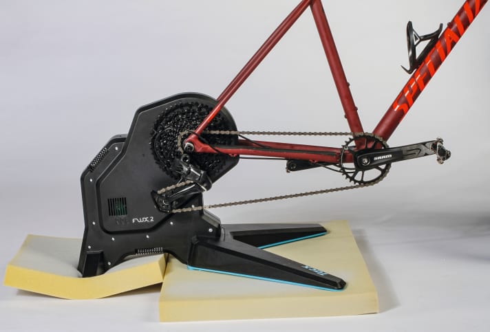   Simply place two foam mats at least five centimetres thick under the Smarttrainer and the Smarttrainer can do some work on the sides. Price: around 15 euros.