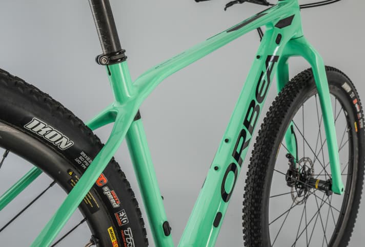   Der Knick im Oberrohr des Alma soll den Sitzkomfort erhöhen. Allerdings hatten den Knick auch schon die Modelle der Vorgänger-Generation, die extrem steif, aber wenig komfortabel waren.