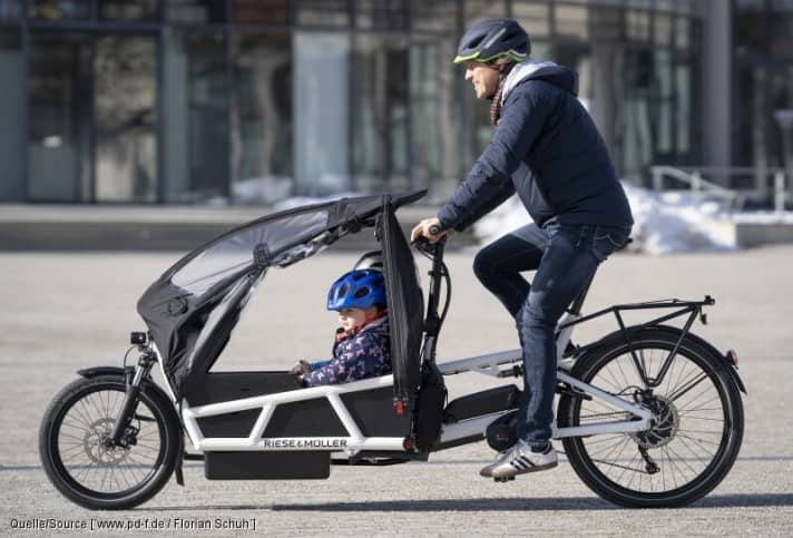 Zukünftig darf jeder im Lastenrad mitfahren – nicht nur Kinder.