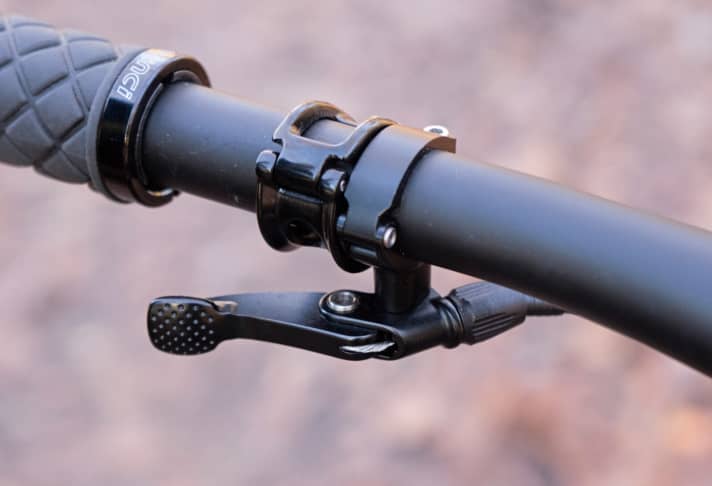   The remote lever of the Fox transfer post on the Devinci Django is smooth and comfortable to use.