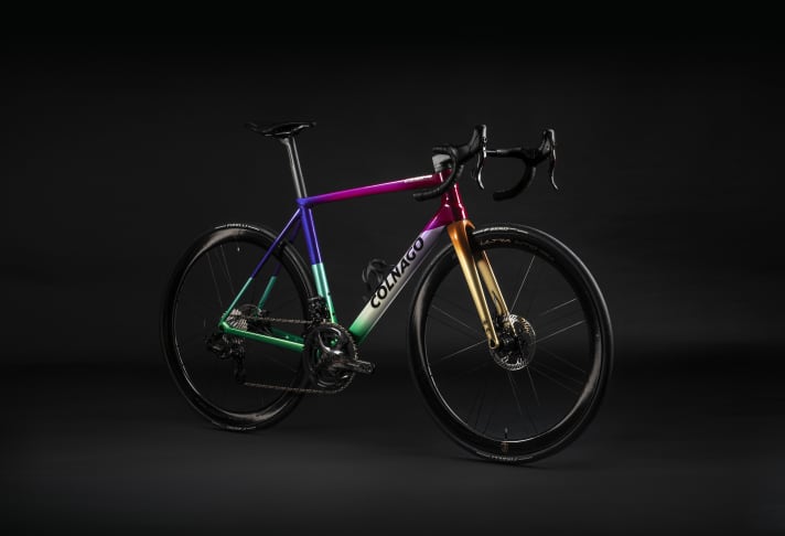 Das Colnago C68 erstrahlt mit kräftigen Farben