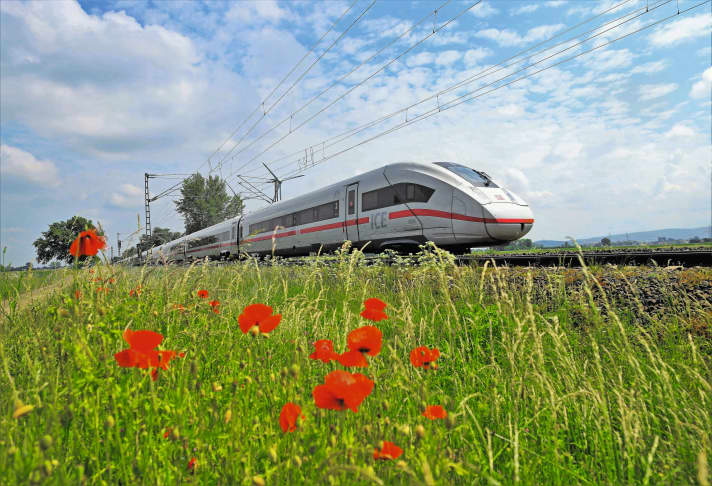 Travelling by train with a road bike: if planned correctly, you can go on holiday stress-free