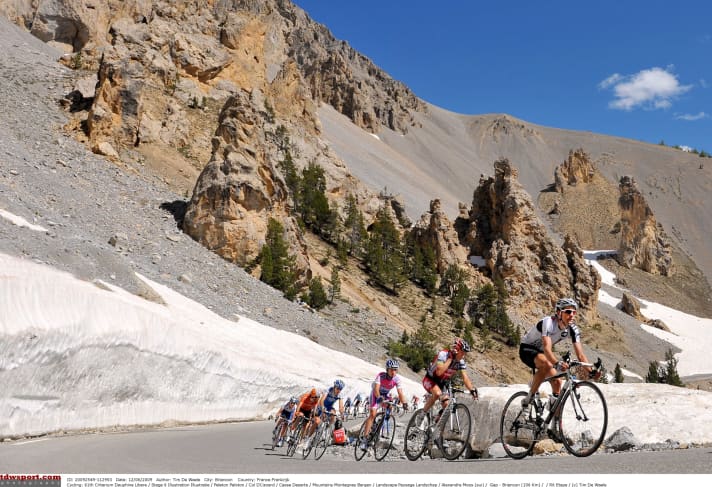   Le col d'Izoard est également appelé Casse Déserte ("désert haché")