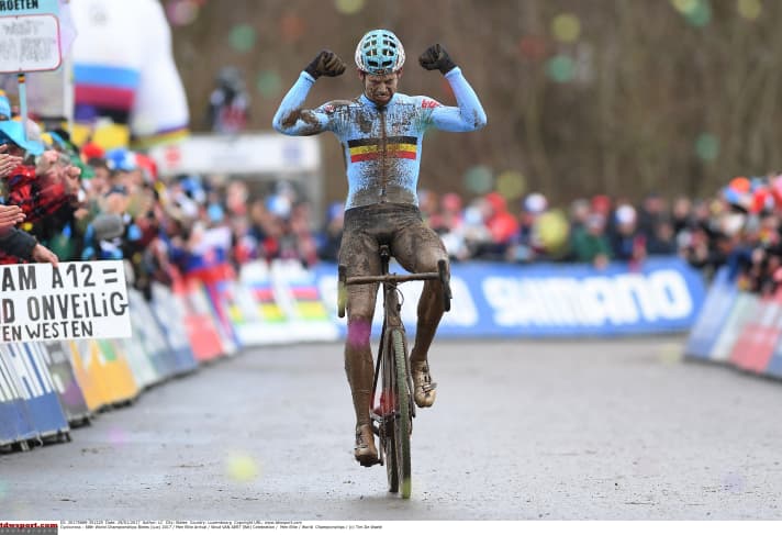   Der Belgier Wout Van Aert gewann die Weltmeisterschaft 2017 in Bieles (Luxemburg). Zu seinen härtesten Konkurrenten im Kampf um das Regenbogentrikot zählt der Weltcup-Führende Mathieu van der Poel aus den Niederlanden.