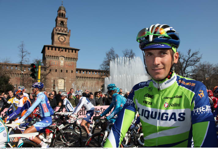   Ivan Basso in front of the historic Castello - starting place for the pros 