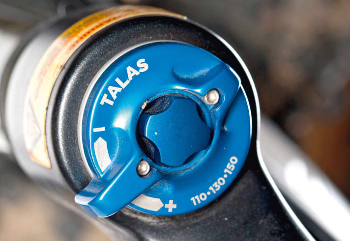   Verzichtbar: Im alltäglichen Touren-Einsatz verharrte die Fox-Gabel meist in Mittelstellung bei 130 Millimetern.