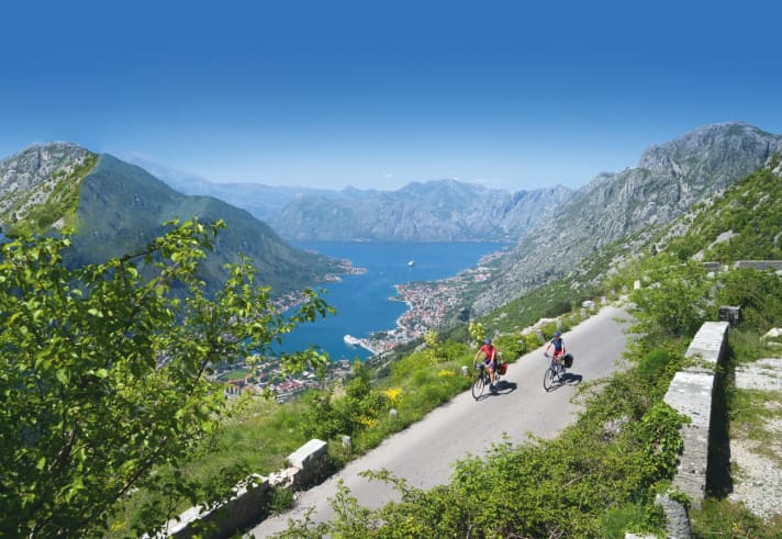 Die Bucht von Kotor ist landschaftlicher Höhepunkt einer abenteuerlichen Radtour.