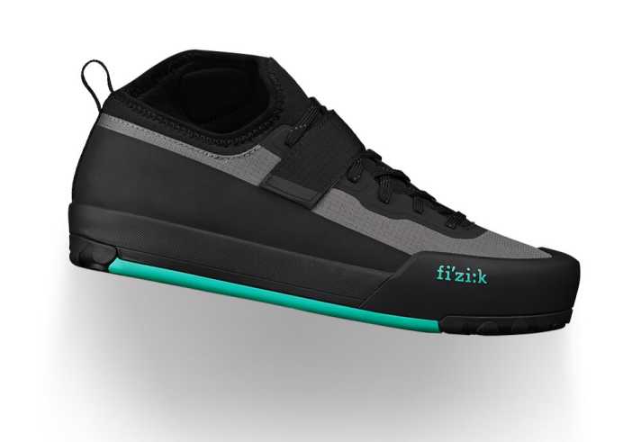 Der Fizik Gravita Tensor richtet sich an Downhill- und Enduro-Biker.