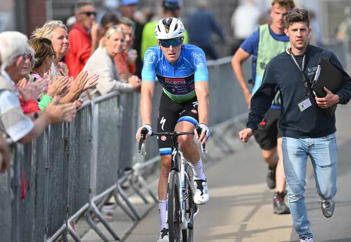 Tim Merlier (Soudal – Quick-Step) erreichte nur Platz sieben und verlor sein Führungstrikot.