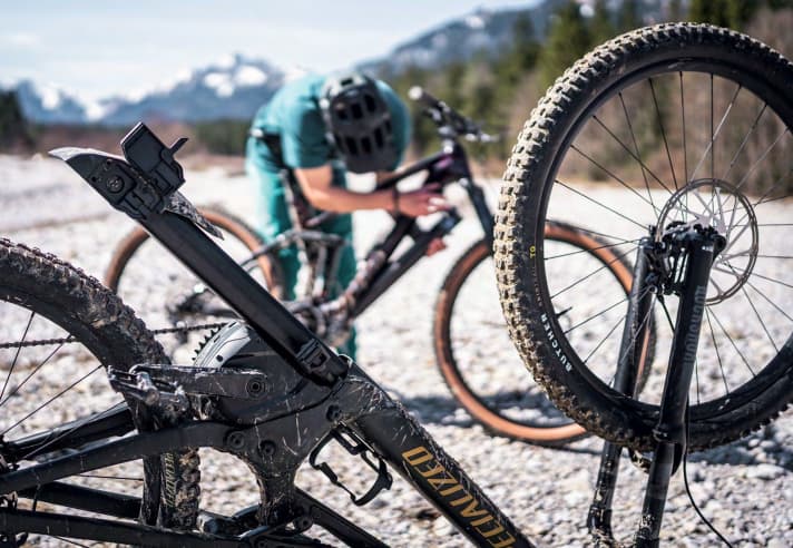 Integrierte Akkus: Es gibt deutliche Unterschiede beim Handling.