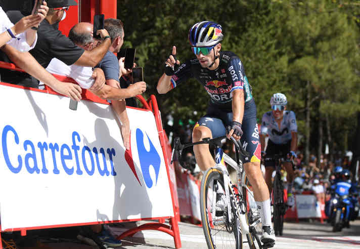 The superior winner of stage 8 of the Vuelta: Primoz Roglic