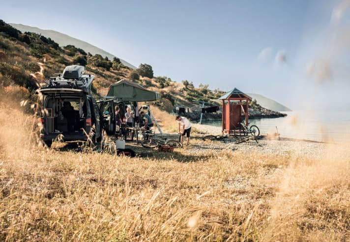 "Wildes Campen ist in Griechenland offiziell verboten, aber wir haben freundlich gefragt und durften immer bleiben." - Liz Zimmer