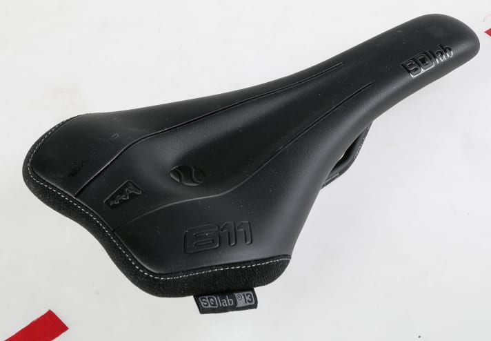 With a total of four sizes, the saddle experts at SQlab offer the right width for every backside.