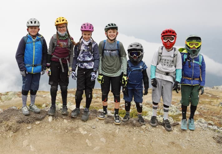Good children's clothing for mountain biking must not only be full of functions, but also look great.