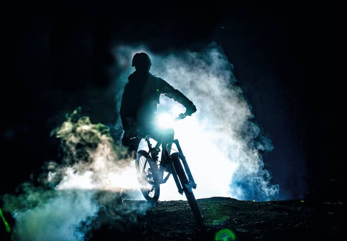 Lupine and Supernova offer two StVZO-compliant headlamps with genuine full-beam capability in their range: the MiniMax AF and the M99 B54 Max