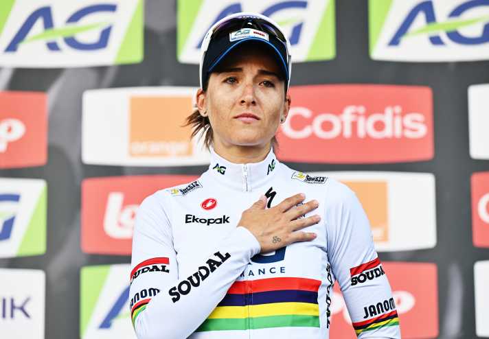 La main sur le cœur : la Mauricienne Kimberley Le Court Pienaar a remporté la classique Liège-Bastogne-Liège au printemps - une bonne recommandation en direction des championnats du monde.