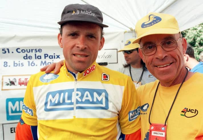 Uwe Ampler (left) and his father Klaus Ampler usually took part in cycling races as a duo. Here at the International Peace Ride 1998