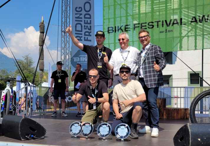 Zweimal Scott und zweimal Specialized erhalten einen Bike Festival Award.