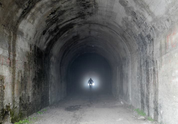   "The light at the end of the tunnel never dies", Elmar Moser wrote under the Tremalzo picture in his Lake Garda guide. What true words!