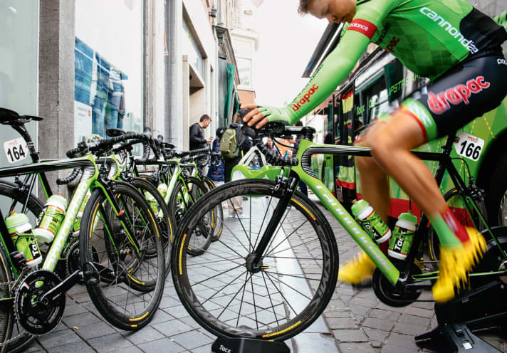   Ausfahren – nach dem Rennen auf die Rolle