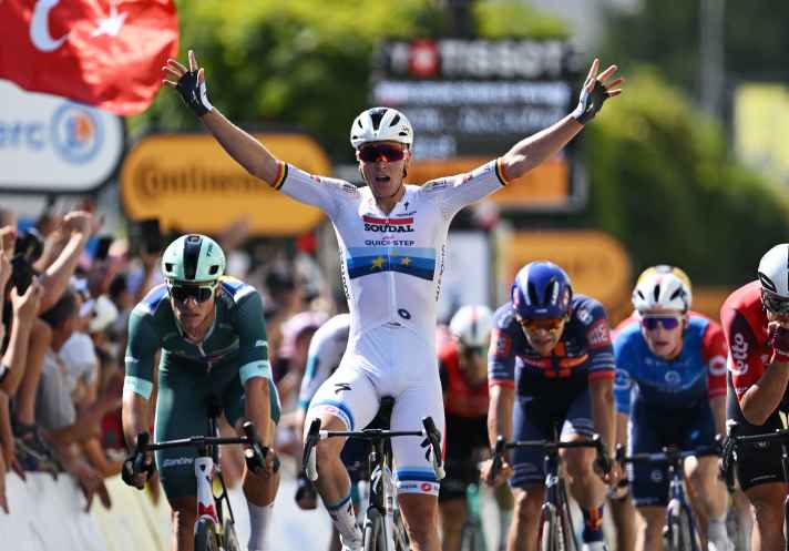 Feierte im Trikot des Europameisters einen Etappensieg bei der Tour de France: der Belgier Tim Merlier