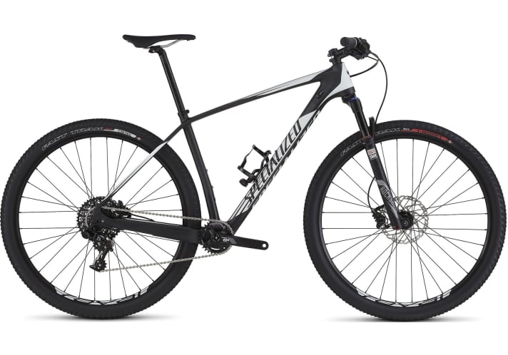   The list price of the Stumpjumper HT Comp Carbon is 2699 euros. With the Specialized discount, you save a good 500 euros.