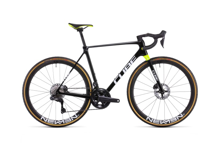The Cube Cross Race C:68X is a typical competition bike for cyclocross races.